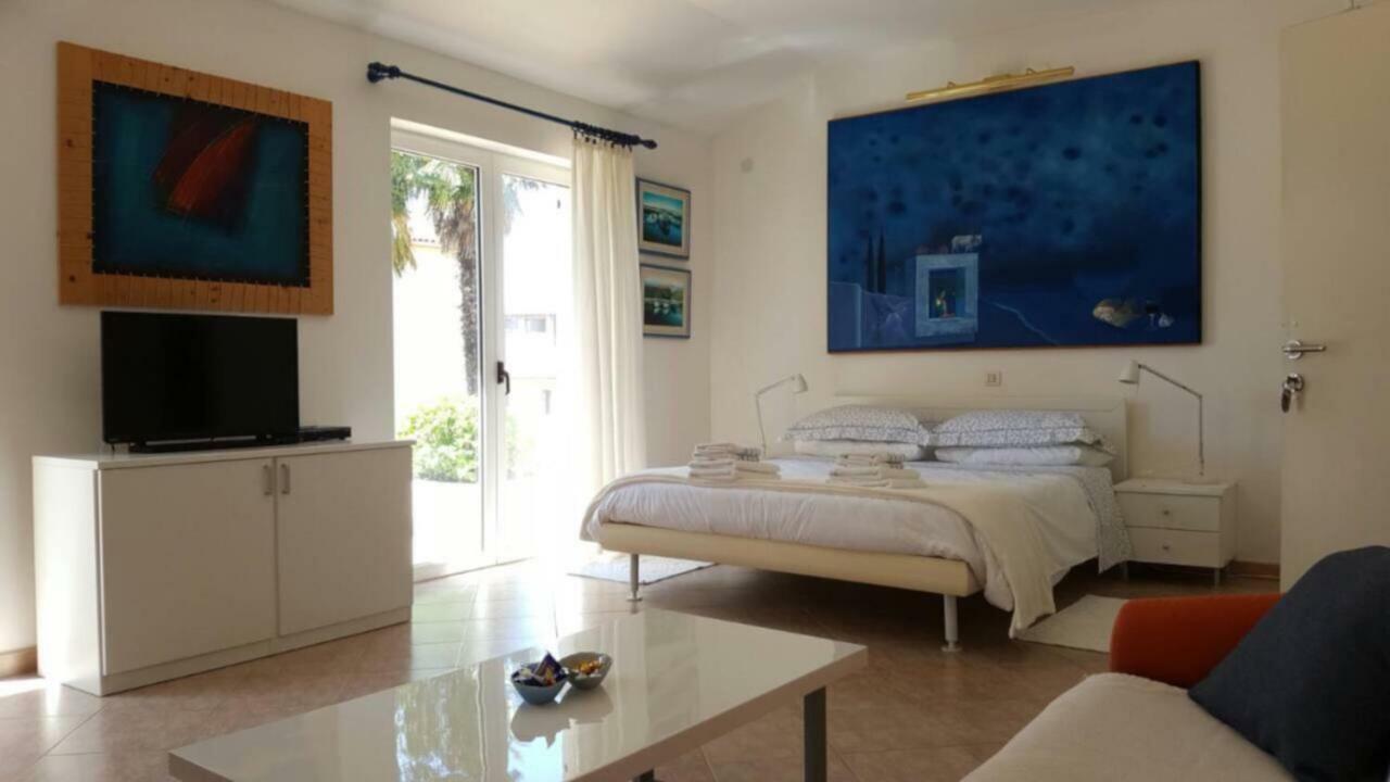 Corte Dei Merli Apartment & Studio ロヴィニ エクステリア 写真